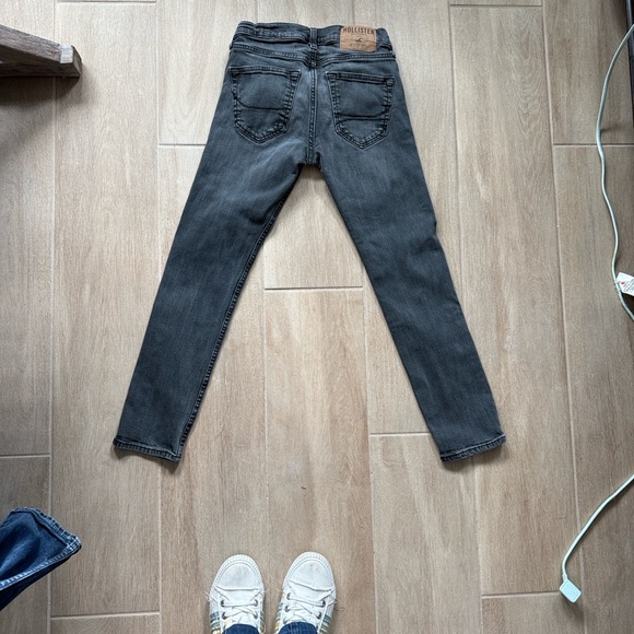 Two pairs of Hollister Skinny Jeans in Denim Blue and Charcoal Gray  SZ 26x28 - Picture 7 of 15